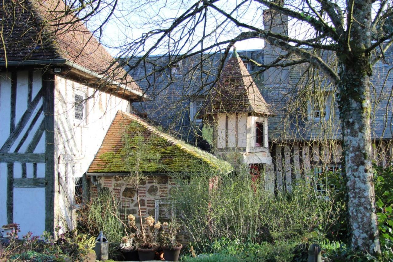 波米尼尔赫里索尼耶雷酒店 Saint-Aubin-de-Bonneval 外观 照片